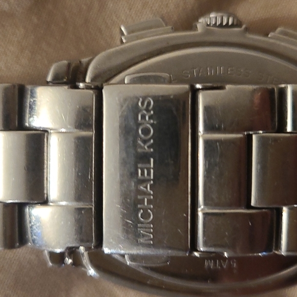 Silver Watch - Picture 3 of 4